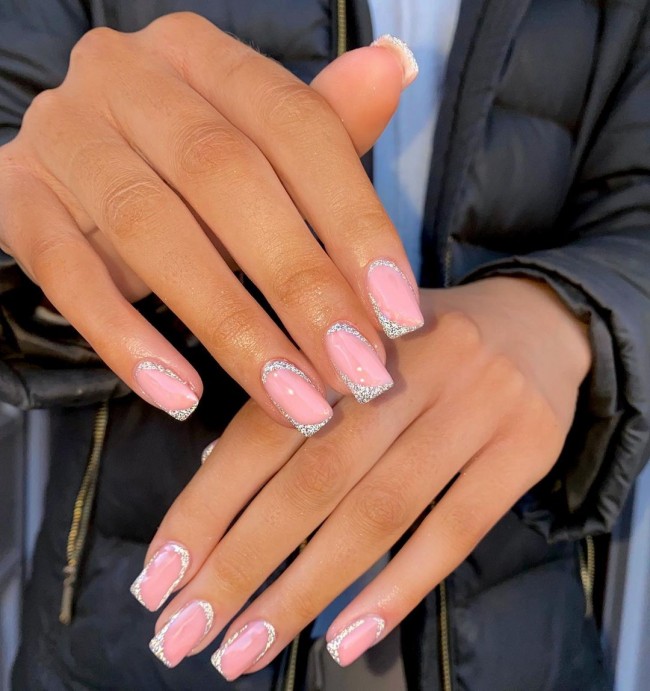 25 Nude Nails with Glitter You’ll Adore : Outline Glitter Nails