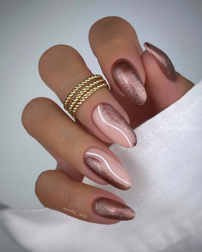 25 Nude Nails with Glitter You’ll Adore : Dark Gold Glitter Nude Nails