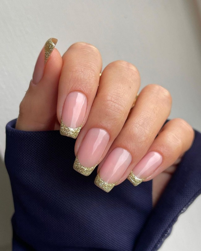 25 Nude Nails with Glitter You’ll Adore : Glitter Tip Nails