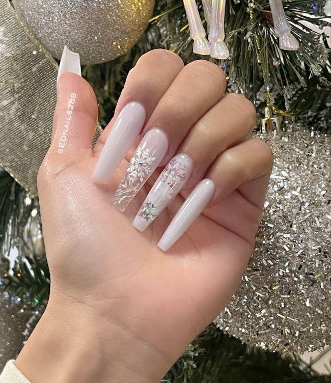 30 White Christmas Nails That Are So Trendy — Christmas Coffin Festive Nails