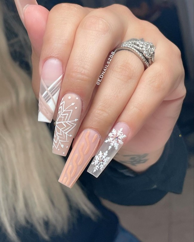 30 White Christmas Nails That Are So Trendy — Plaid and Snowflake Festive Nails