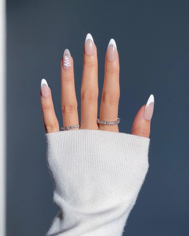 30 White Christmas Nails That Are So Trendy — Minimalist White Christmas Nails