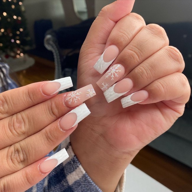 30 White Christmas Nails That Are So Trendy — Sweater Nails & Sugar Snowflakes