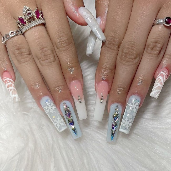 30 White Christmas Nails That Are So Trendy — Winter White Christmas Nails