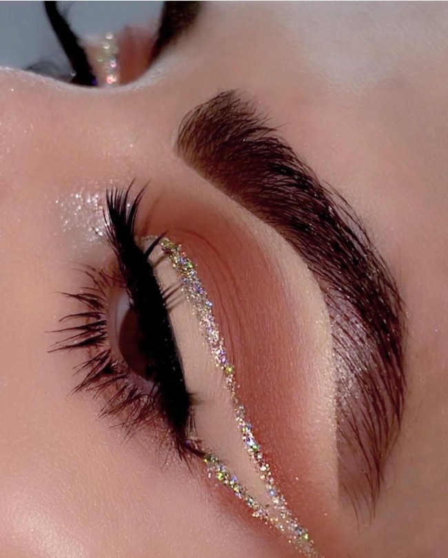 Makeup Looks to Recreate – Cut Crease Glittery