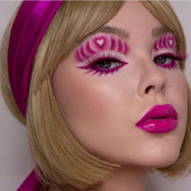 Makeup Looks to Recreate – Bright Pink Heart