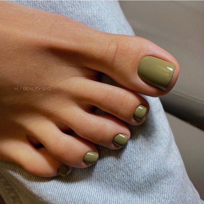 100 Pedicure Colors & Design Ideas — 91