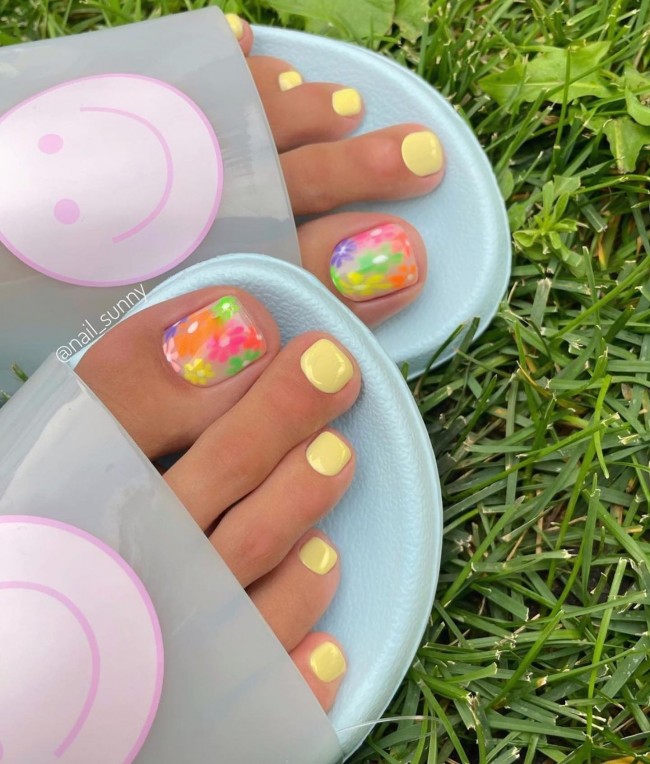 100 Pedicure Colors & Design Ideas — 51