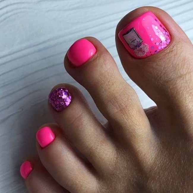 100 Pedicure Colors & Design Ideas — 24