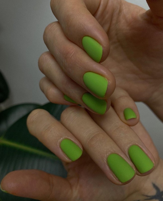 50+ Green Nail Designs To Try This Year — Simple Bright Green Short Nails