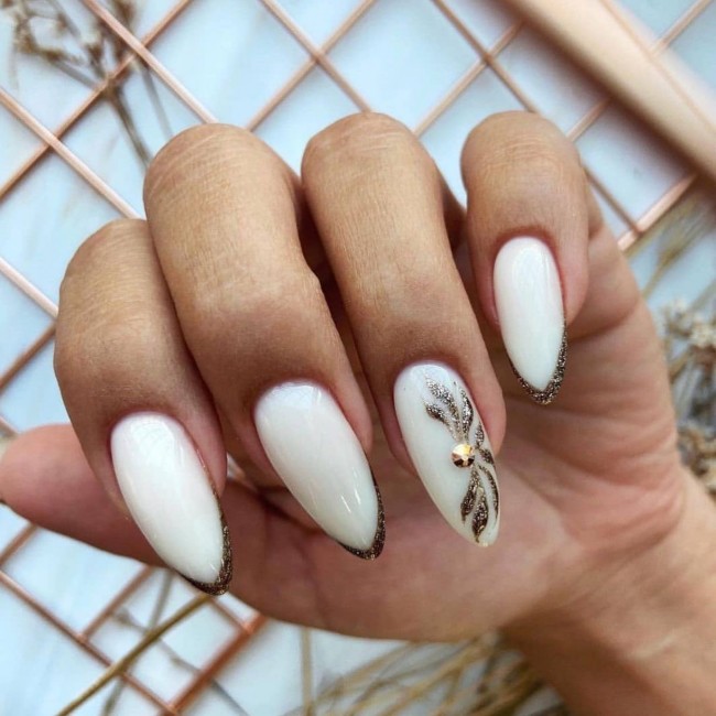 70 Spring Nail Designs 2022 That You Should Try — Glitter Tip White Nails