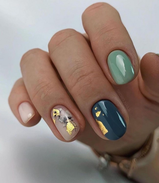 50+ Green Nail Designs To Try This Year — Mismatched Green and Sheer Base Short Nails