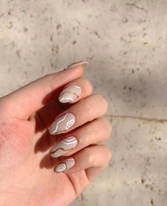 65 Stylish Ways To Wear Nude Nails — Abstract Nude Nails