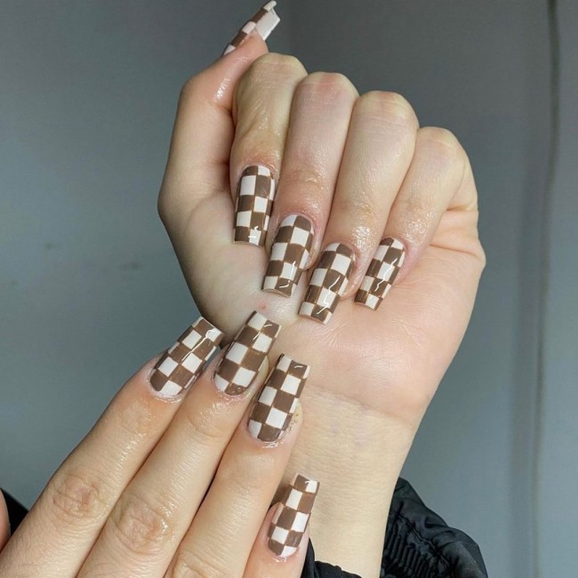 75 The Coolest Checkered Nail Art Designs  — Brown and White Checkered Nails