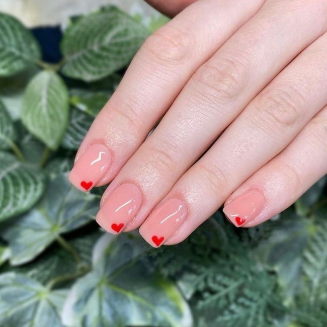 72 Cutest Valentine’s Day Manicure Ideas — Simple Natural Nails with Red Hearts