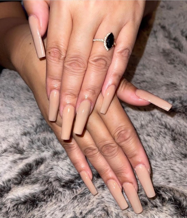 Nude Acrylic Nail Art Designs — Beige Nude Nails