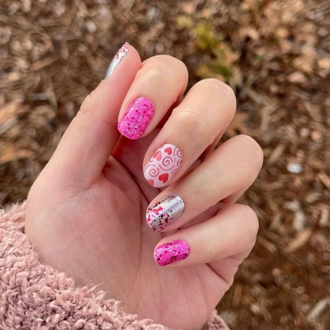 72 Cutest Valentine’s Day Manicure Ideas — Pink and Silver Short Nails