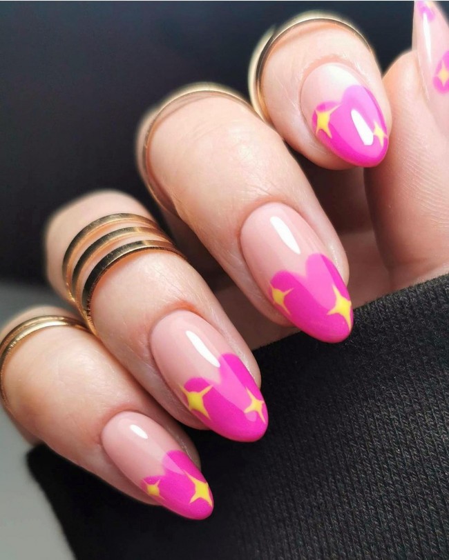 valentine's day nails 2022, valentine nails, pink love heart nails, cute love heart nails, valentine nails 2022, heart nails 2022, heart tip nails, heart nails brown, red nails, pink nails 2022