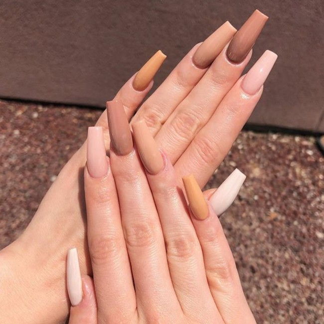 Nude Acrylic Nail Art Designs — Gradient Nude Nails