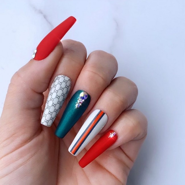 70+ Designer Brand Nail Art Ideas — Gucci Logo + Green and Red Nails