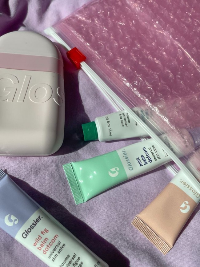    aesthetic makeup products, aesthetic makeup products pictures, aesthetic glossier makeup products, glossier aesthetic makeup products 2022, cute makeup products, aesthetic glossier, aesthetic skin care products, aesthetic makeup brushes, make up aesthetic beauty products, cloud paint glossier, super glow glossier, glossier aesthetic skin care