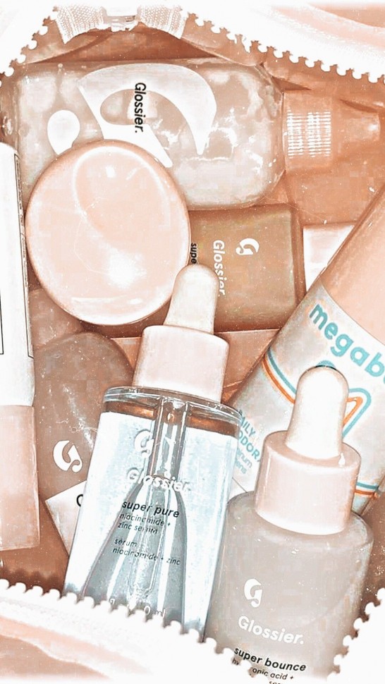  aesthetic makeup products, aesthetic makeup products pictures, aesthetic glossier makeup products, glossier aesthetic makeup products 2022, cute makeup products, aesthetic glossier, aesthetic skin care products, aesthetic makeup brushes, make up aesthetic beauty products, cloud paint glossier, super glow glossier, glossier aesthetic skin care