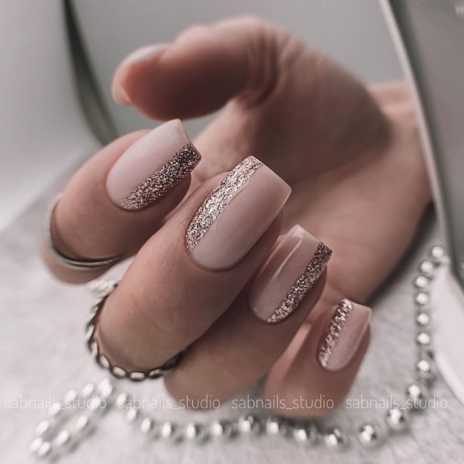 nude nails with glitter, nude nails, nude nails 2022, nude nails with design, nude gel nails, short nude nails, nude nails design