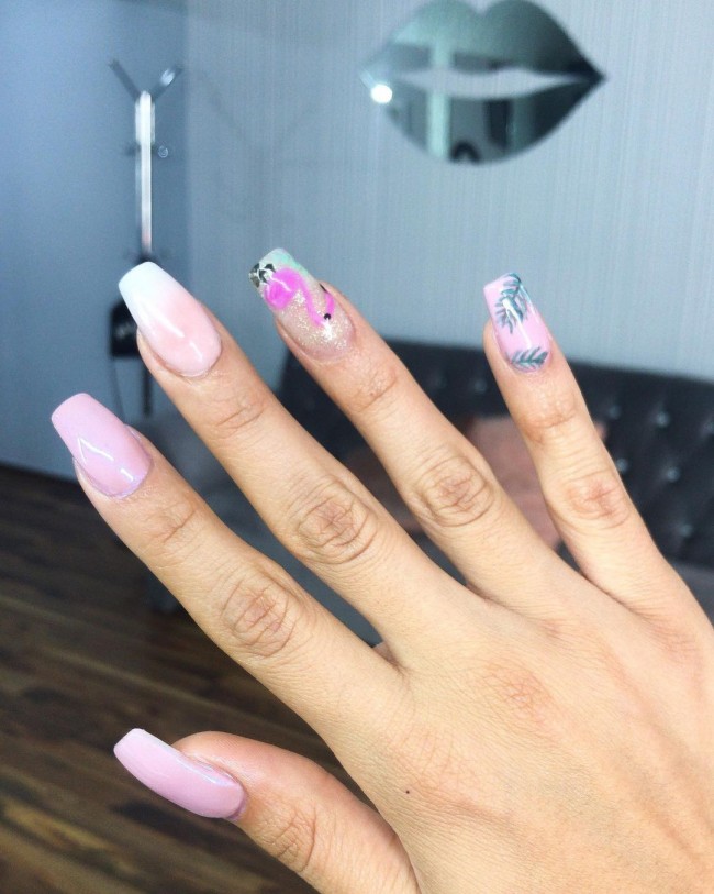 summer nail designs 2022, flamingo nails, flamingo nail art designs, tropical nail designs, summer nail art, pink flamingo nail polish, summer nail trends