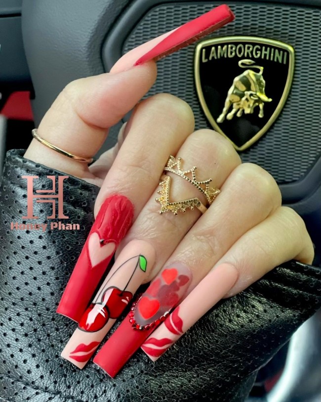 20+ Glam Nail Art Designs For Valentine’s Day — Red Valentine’s Nail Set