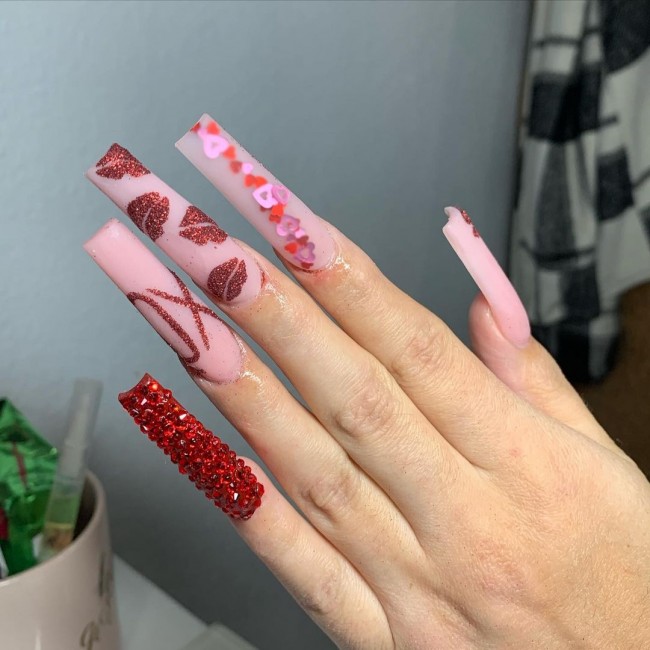 20+ Glam Nail Art Designs For Valentine’s Day — Pink and Red Acrylic Nails