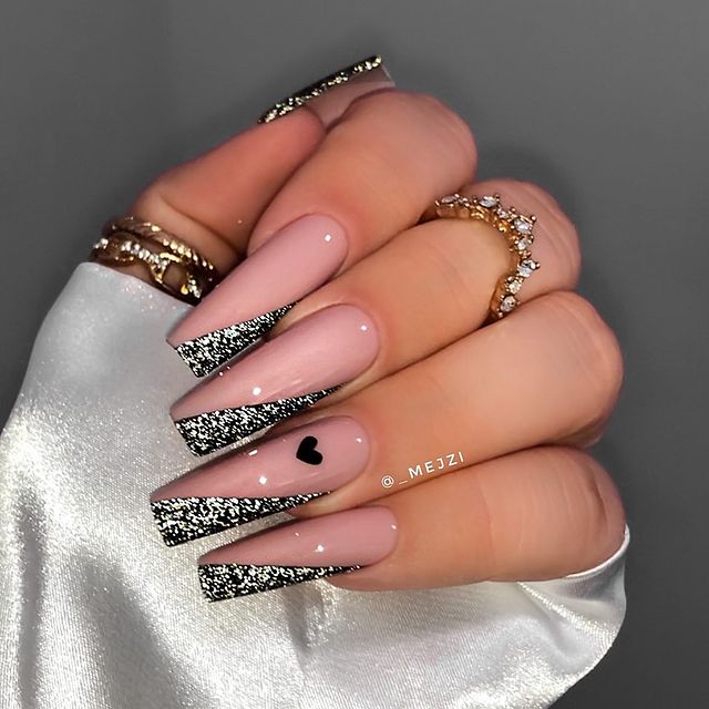 20+ Glam Nail Art Designs For Valentine’s Day — Glitter Side French + Black Hearts