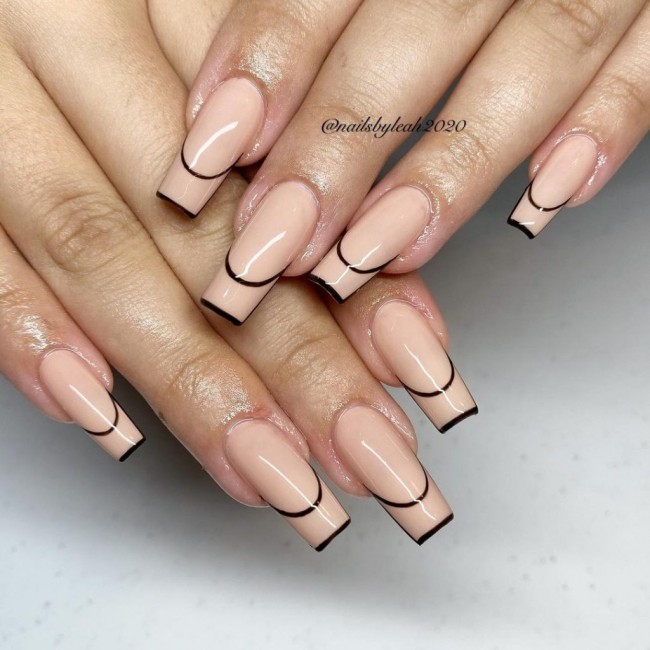 Nude Acrylic Nail Art Designs — Black Outline Nude Nails