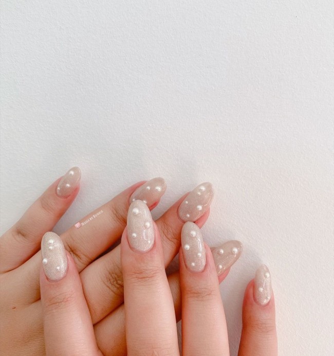 50+ Pearl Nail Art That Are Super Pretty — Pearl Nail Idea