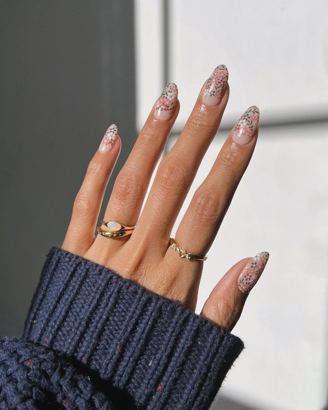 40+ Cute Nail Art Designs To Wear in Spring : Floral Neutral Nails