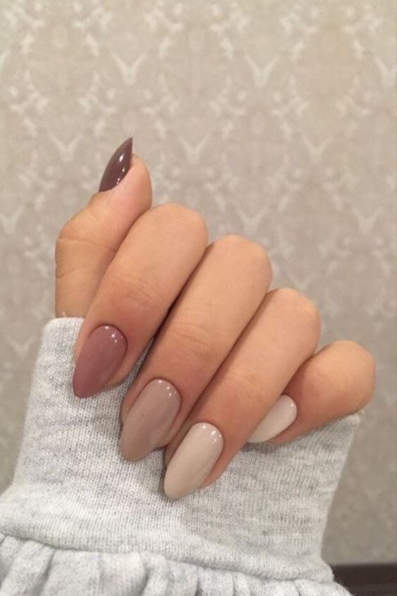 40+ Cute Nail Art Designs To Wear in Spring : Gradient Nude Nails