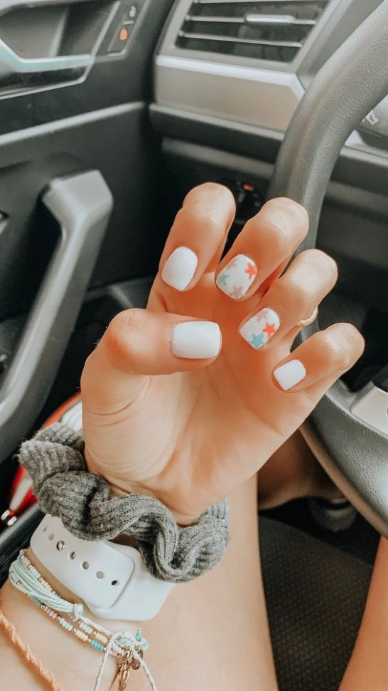 40+ Cute Nail Art Designs To Wear in Spring : Star Short Nails