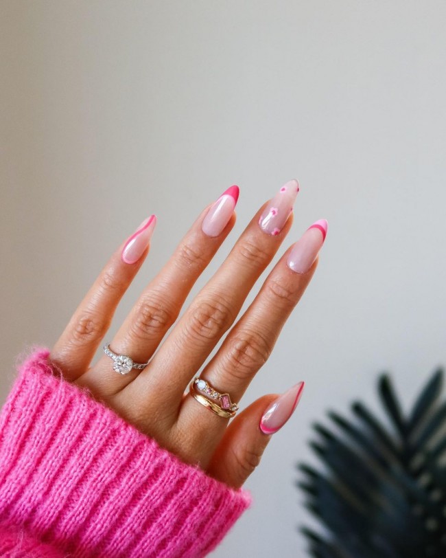 25 Cute Valentine’s Day Nail Designs 2022 : Pink Flower & Tip Nails