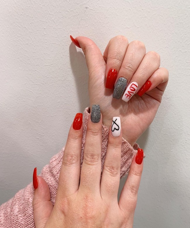 Valentine’s Day Nail Art Designs 2022 : Mix n Match Valentine Nails