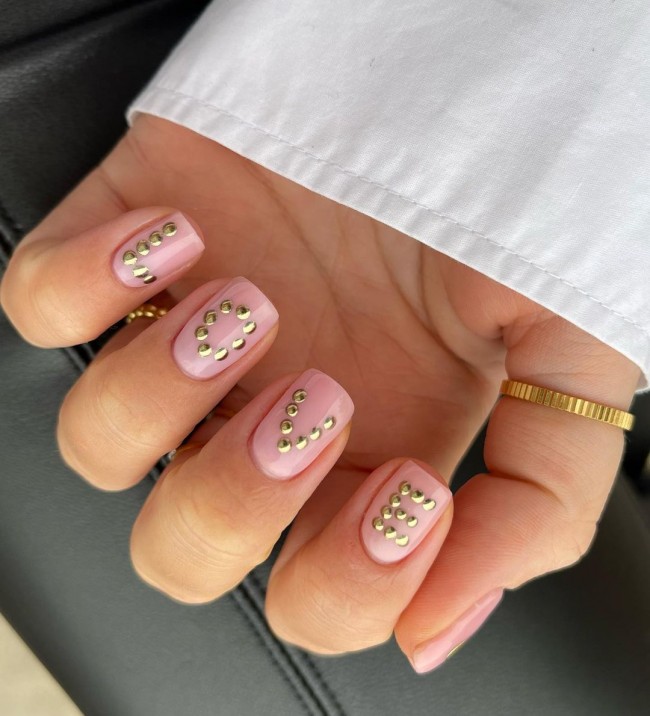 valentine's day nails 2022, valentines day almond nails, valentine nails, valentine nail designa, valentine's day nail tips, valentines nails, red heart nails