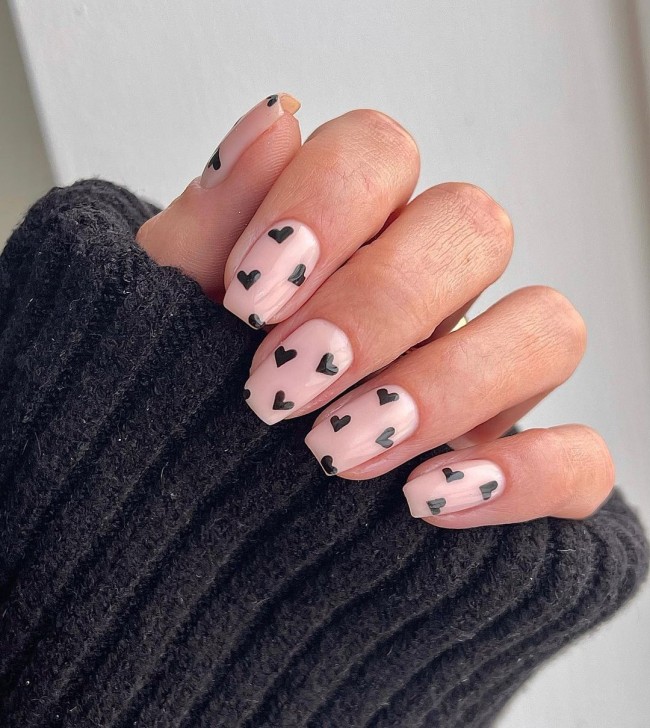 27 Pretty Heart Valentine’s Day Nails : Small Black Heart Nails