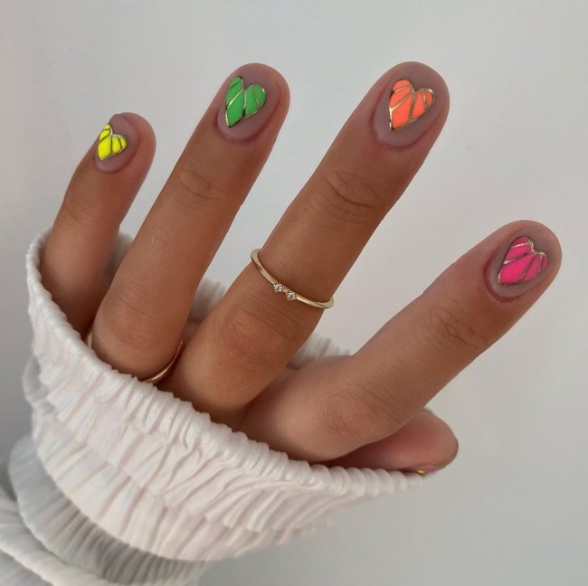 27 Pretty Heart Valentine’s Day Nails : Neon Art Deco Heart Nails