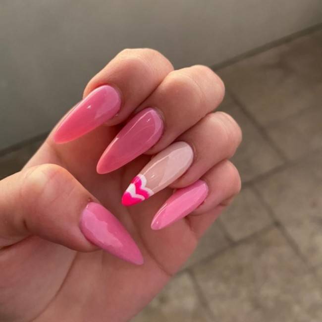 pink nails with love hearts, pink nail designs, valentine nails 2022, pink valentine nails, valentine nails pink, valentine nails coffin, pink nails, pink nail designs for valentines