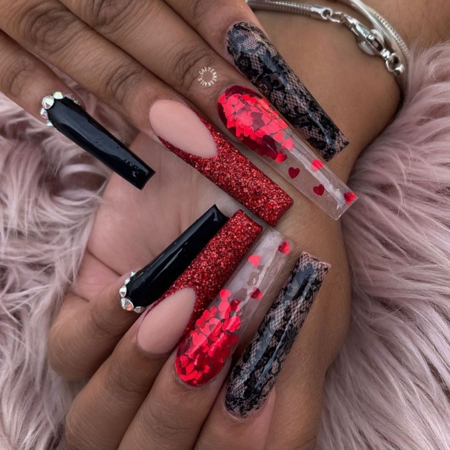 25 Cute Valentine’s Day Nail Designs 2022 : Black and Red Nails