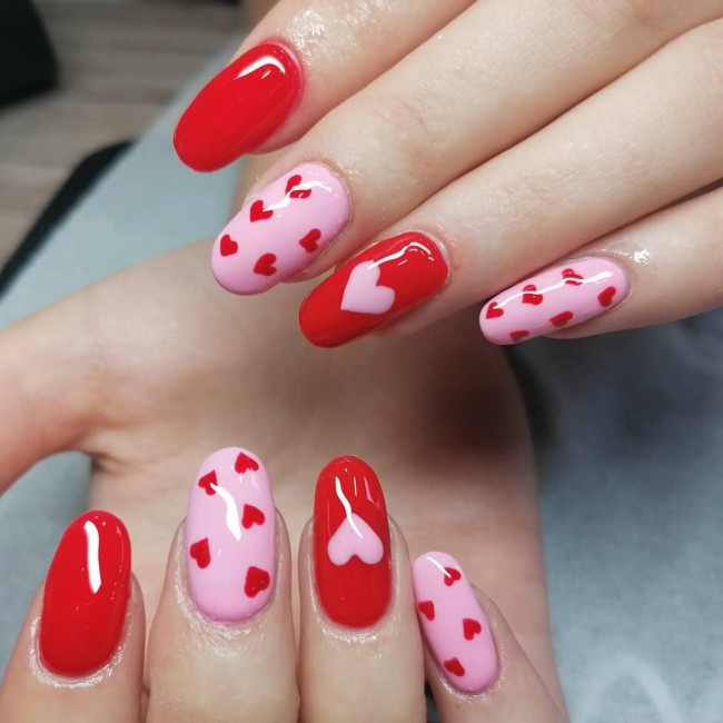 24 Charming Valentine’s Day Nail Ideas : Pink and Red Valentine Nails