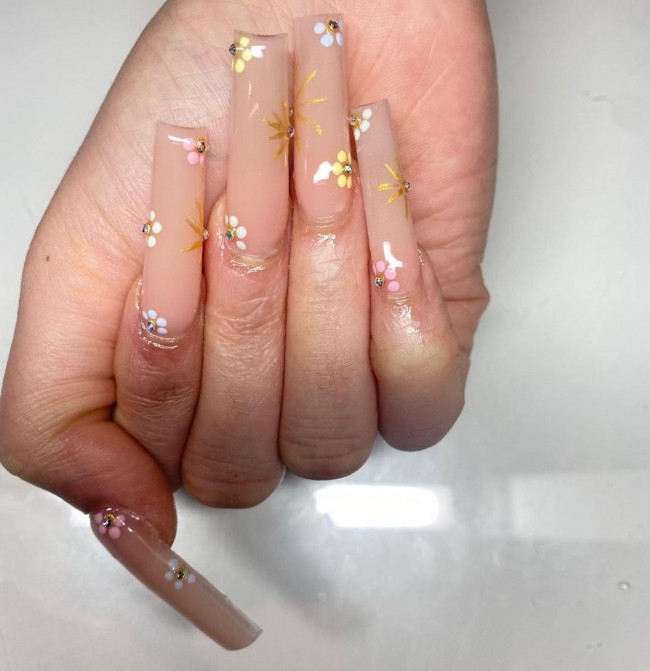 40+ Trendy Flower nail designs 2022 — Acrylic Nude Nails with Flower Design