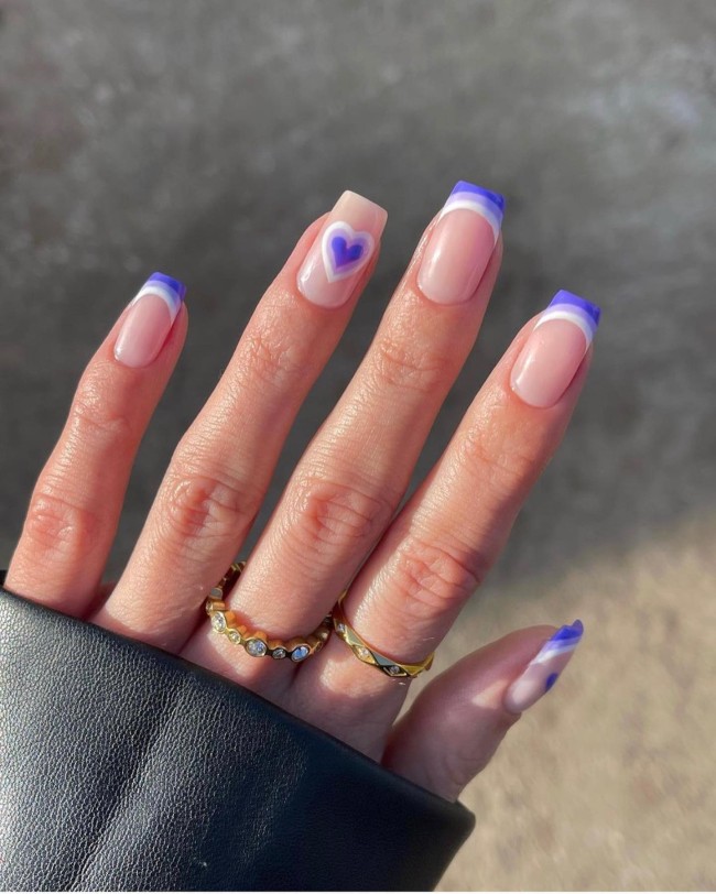 40+Crazy Cute Valentine’s Day Nails — Gradient white and Blue French Tip Nail