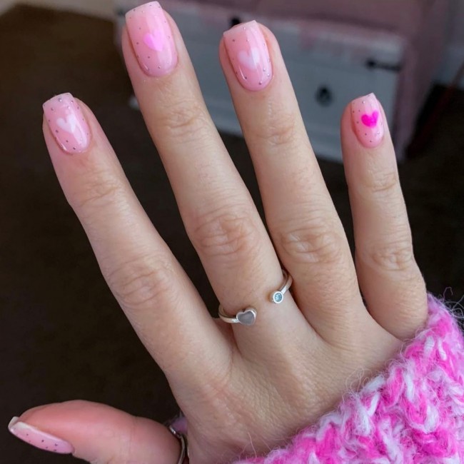 Valentine’s Day Nails That We Heart It — Gradient Heart Pink Nails