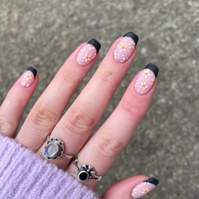 45 Pretty Nail Designs for Spring — Black Tip & Floral Nails