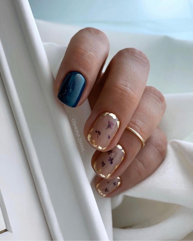 40+ Trendy Flower nail designs 2022 — spring nail art designs 2022, short nails flowers, pressed flower acrylic nails, acrylic nails with flower design, flower nail designs 2022, flower nail art designs, flower nails 2022, spring nail art designs, flower pressed nails