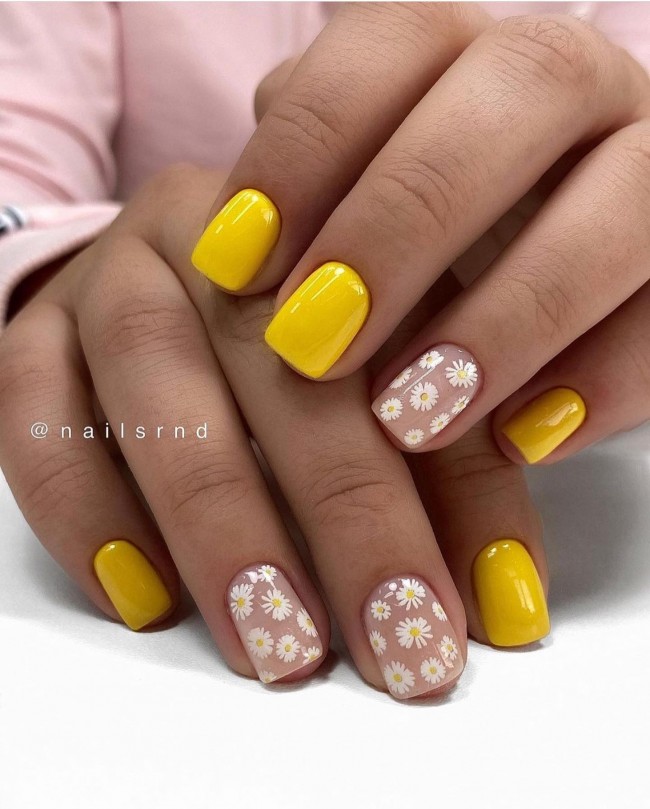 45 Pretty Nail Designs for Spring — Daisy Yellow Short Nails